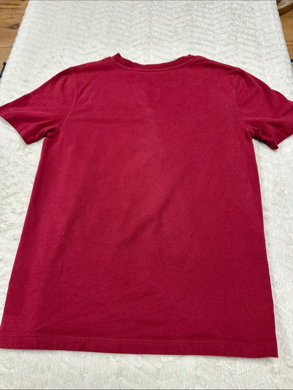 Art Class  Graphic LOVE DEFEATS HATE Maroon Tee L
